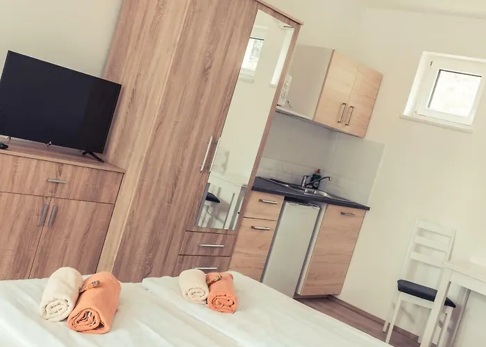 Sekli Panzio Apartment *